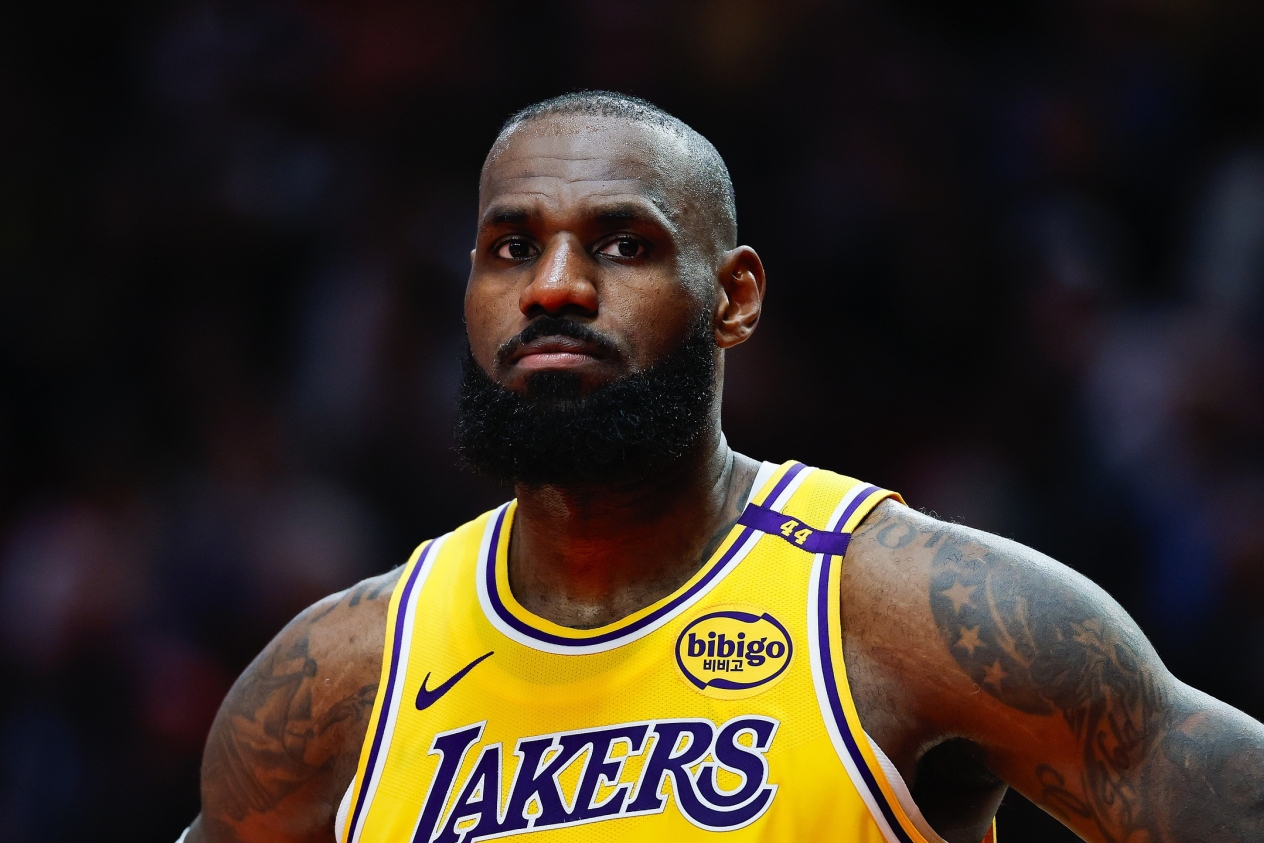 A·史密斯：詹姆斯背后做了很多伤害我和其他同行的事情